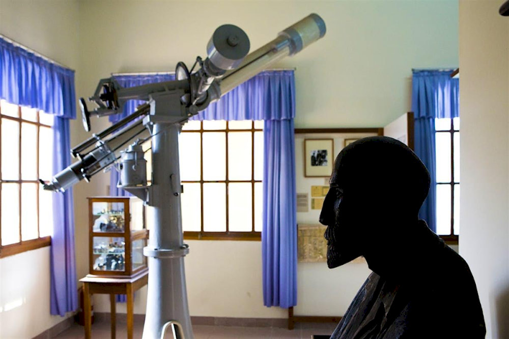 The telescope displayed at the Alexandre Yersin Museum, offers a glimpse into his explorations and research 
